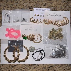 Jewelry Lot 21 pairs of Fashion Earrings & a Serpentine Chakra Pendant Necklace